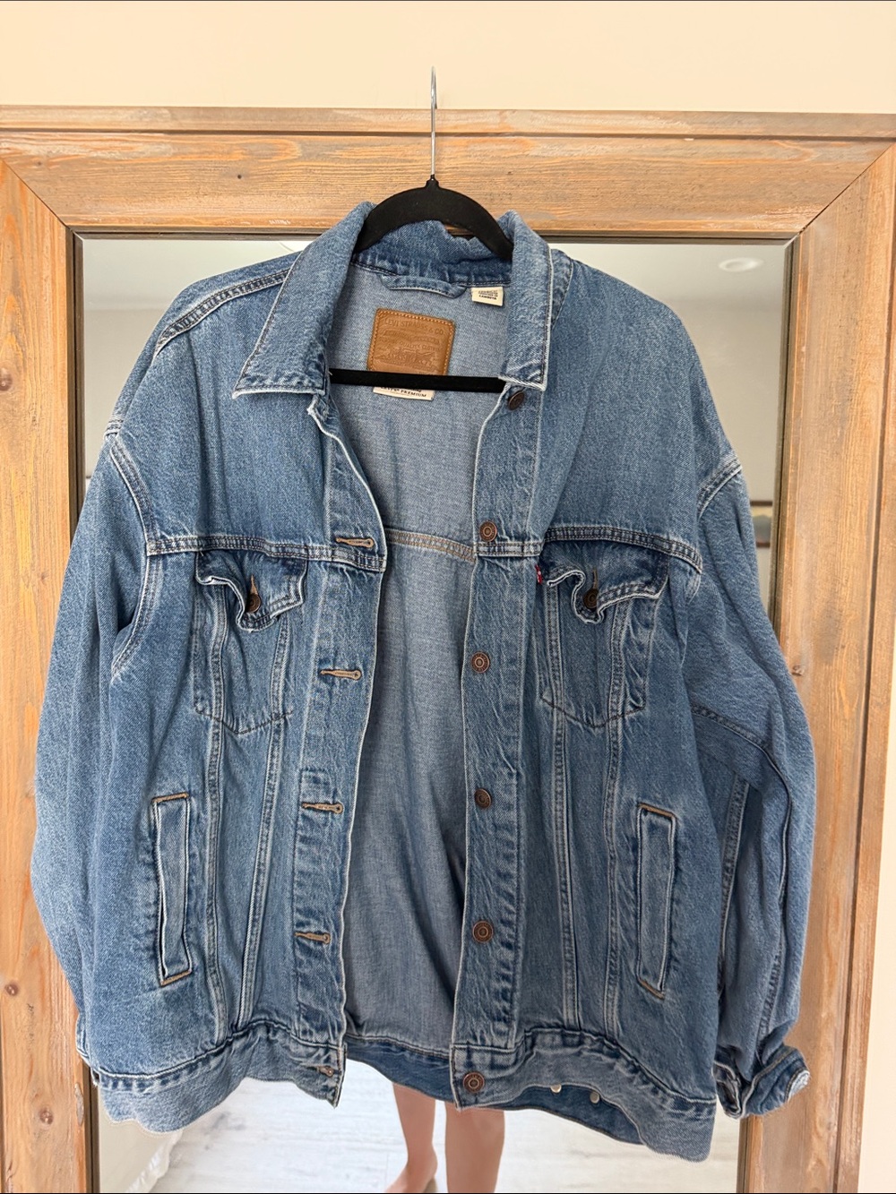 Women’s Oversized Levi Jacket